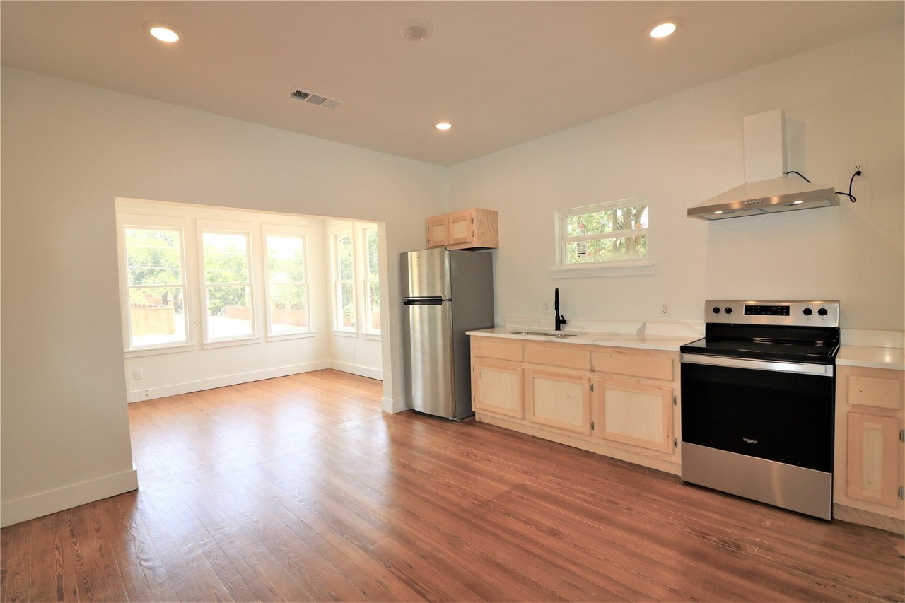 1734 Arizona Ave #1 - Photo 4 of 9