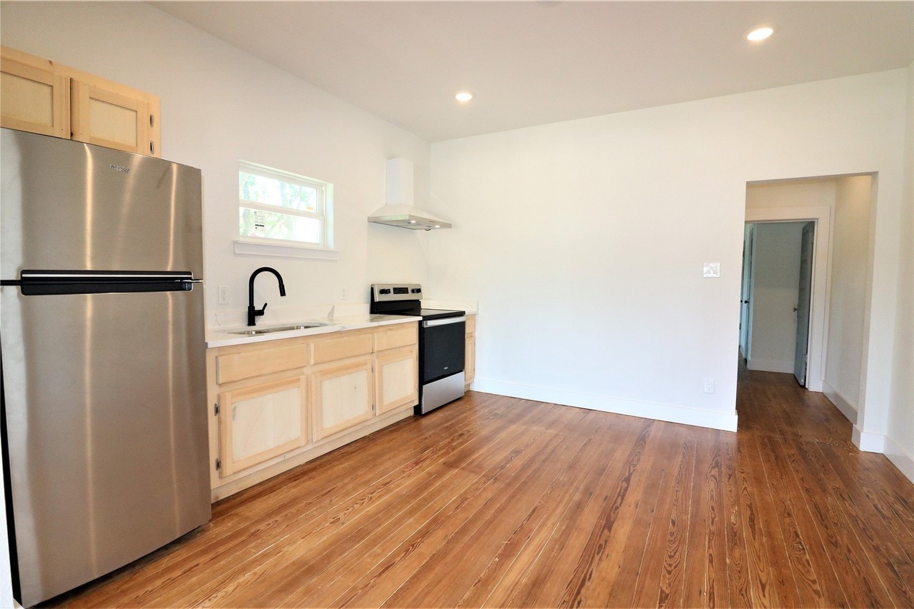 1734 Arizona Ave #1 - Photo 6 of 9