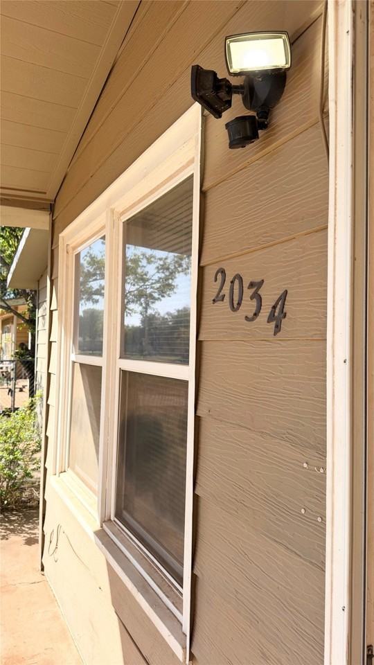 2034 Fannin St - Photo 4 of 32