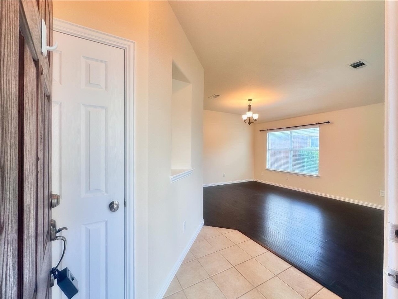 4405 Sycamore Rd - Photo 3 of 23