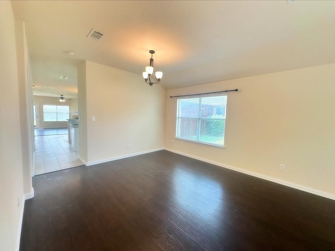 4405 Sycamore Rd - Photo 4 of 23