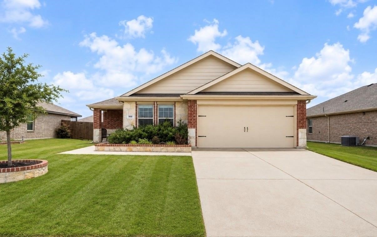 312 Silo Cir - Photo 2 of 23