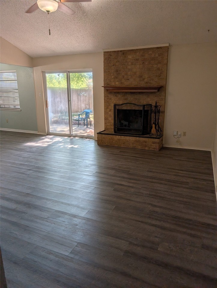 6300 Brookside Dr - Photo 4 of 10