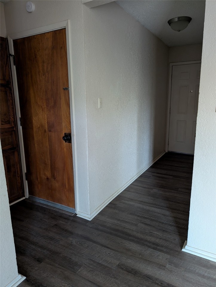 6300 Brookside Dr - Photo 7 of 10