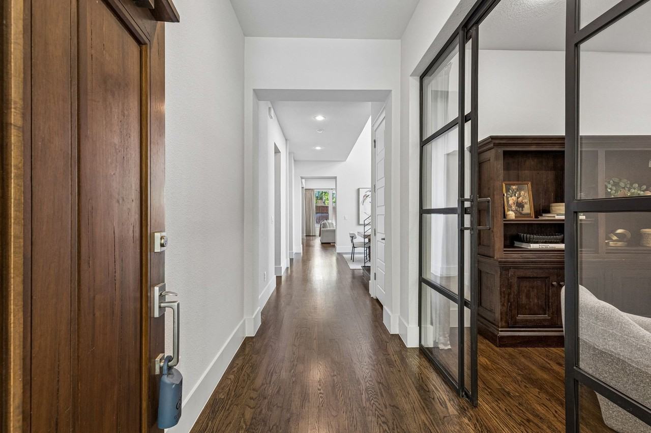 6214 Belmont Ave - Photo 2 of 27