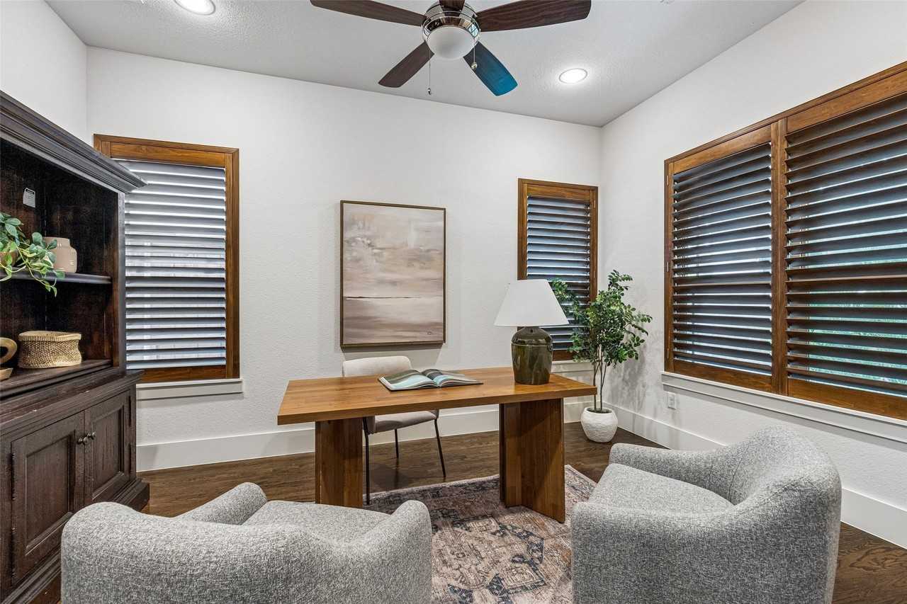 6214 Belmont Ave - Photo 4 of 27