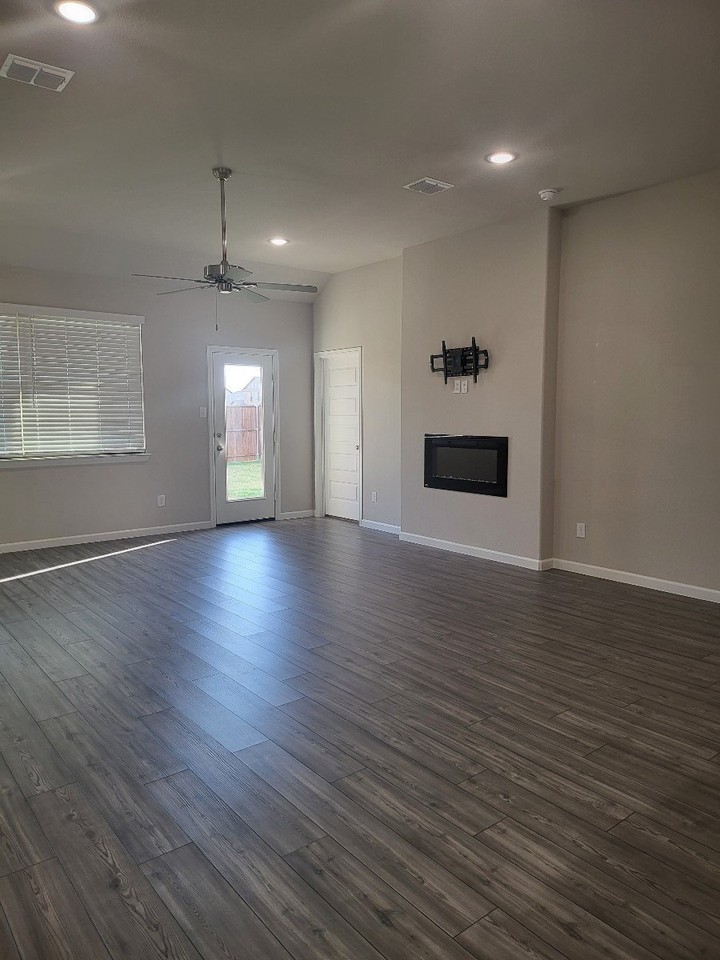 2439 Rocky Mountain Dr - Photo 6 of 21