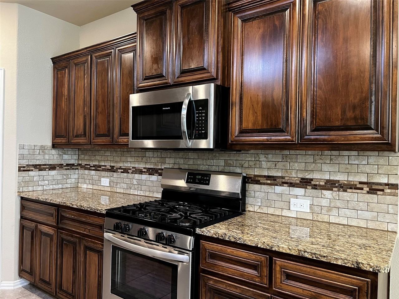 803 Valor Ct - Photo 5 of 32