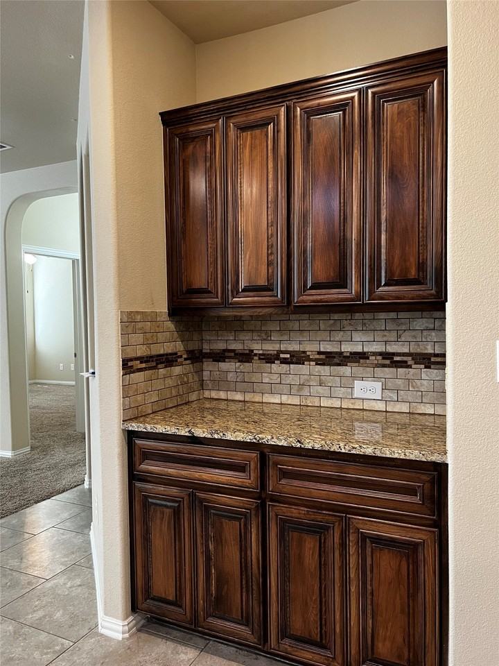 803 Valor Ct - Photo 7 of 32