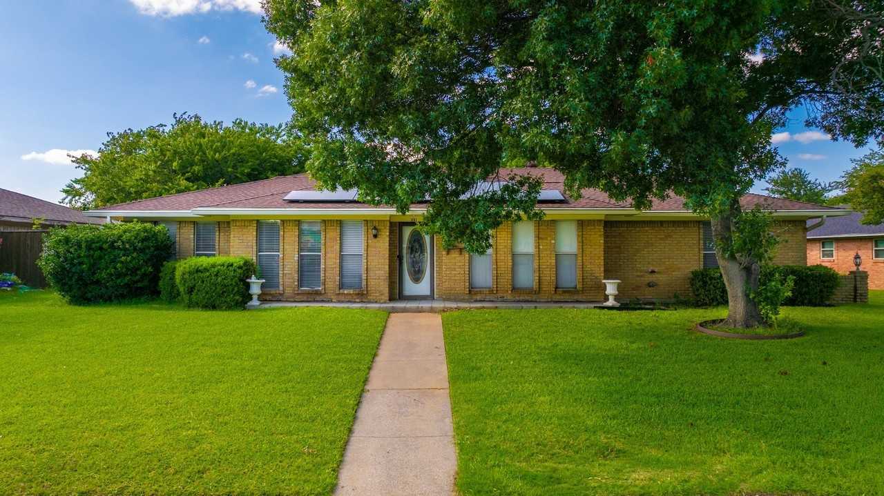 1241 College Pkwy - Photo 2 of 16