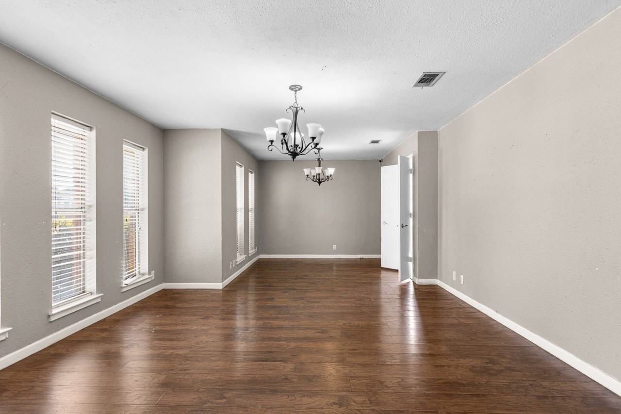 1241 College Pkwy - Photo 3 of 16
