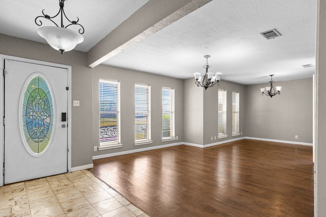 1241 College Pkwy - Photo 5 of 16