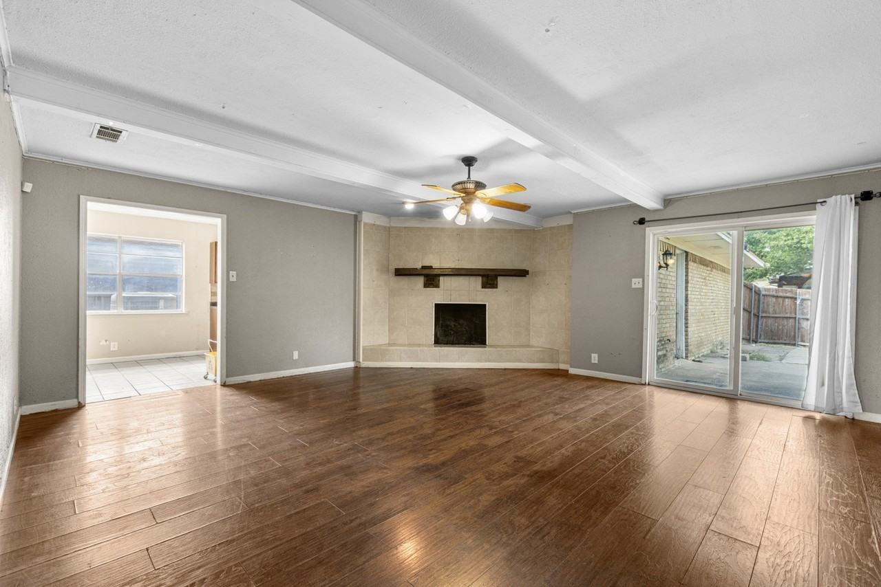 1241 College Pkwy - Photo 7 of 16