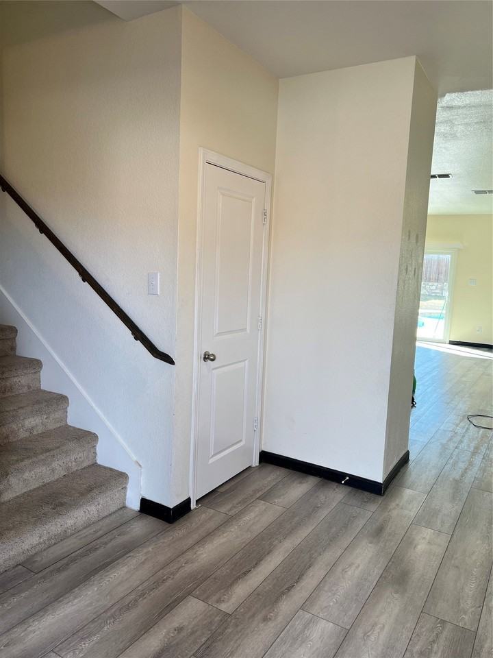 801 Bois D Arc Ln - Photo 4 of 33