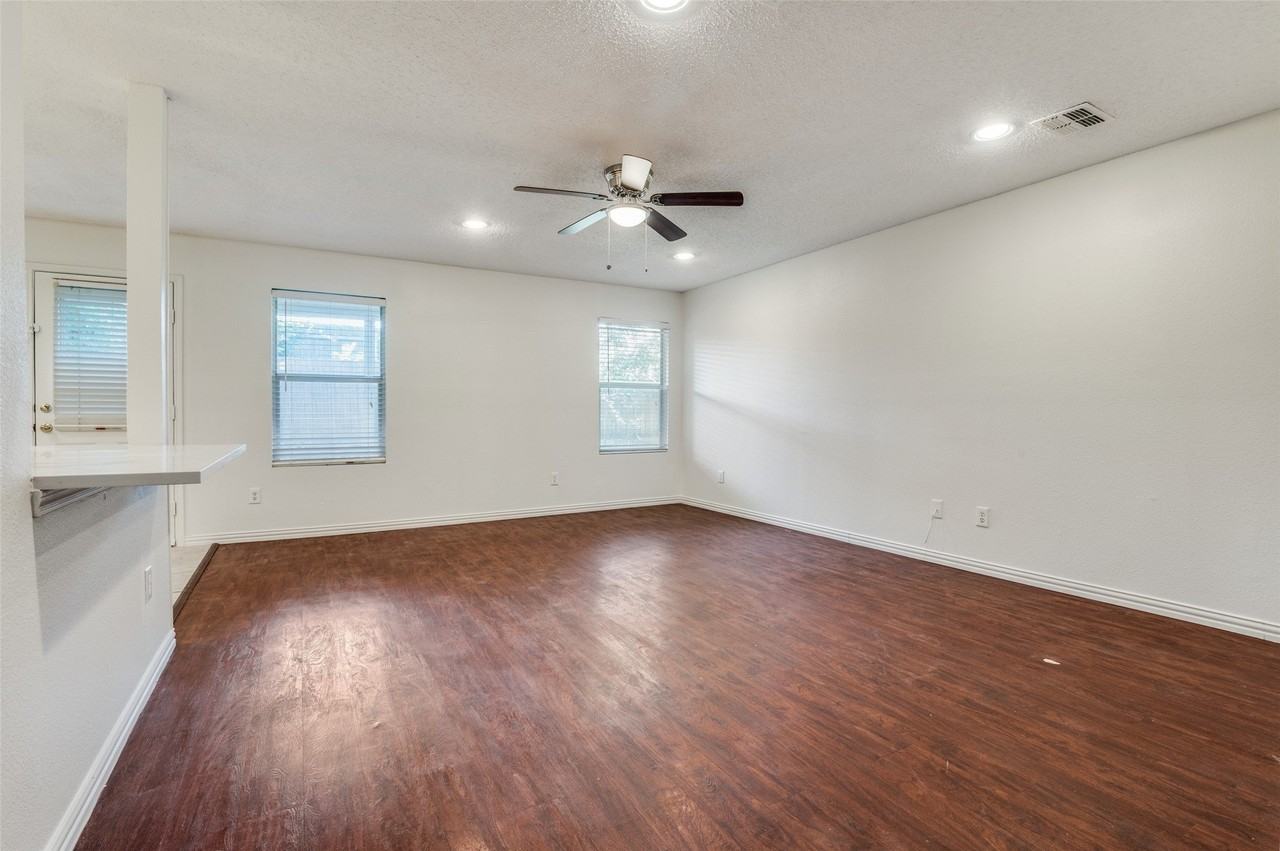 1122 Mazourka Dr - Photo 6 of 19