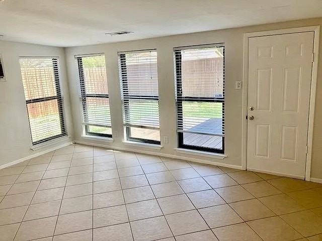 407 Cambridge Dr - Photo 6 of 15