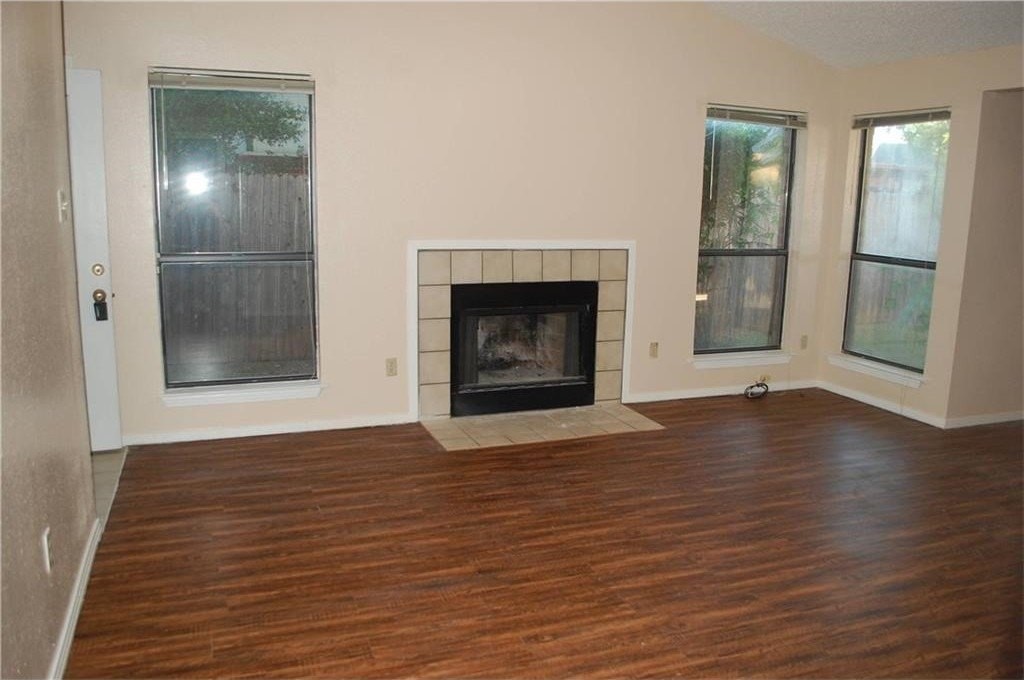 1127 Rimcrest Dr - Photo 5 of 25