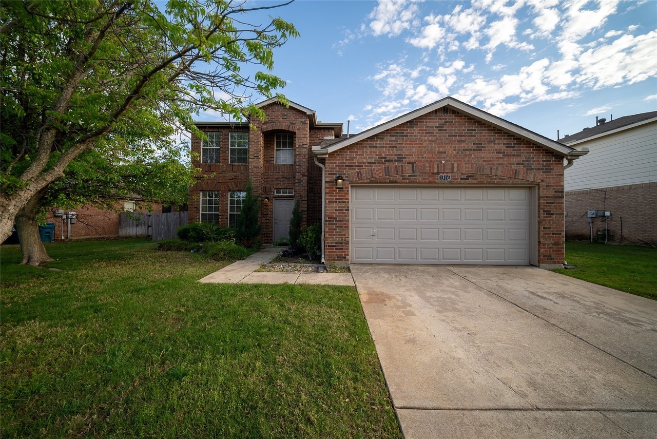 1316 White Dove Ln - Photo 2 of 26