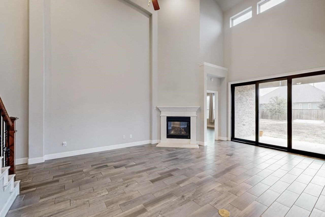 2844 Hackberry Creek Trl - Photo 3 of 37