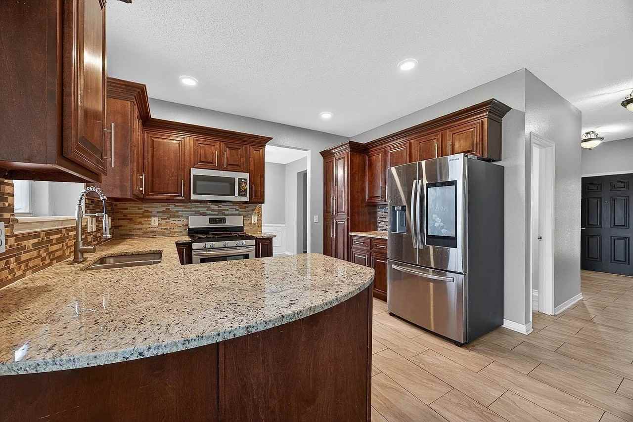 2233 San Simeon Dr - Photo 7 of 30
