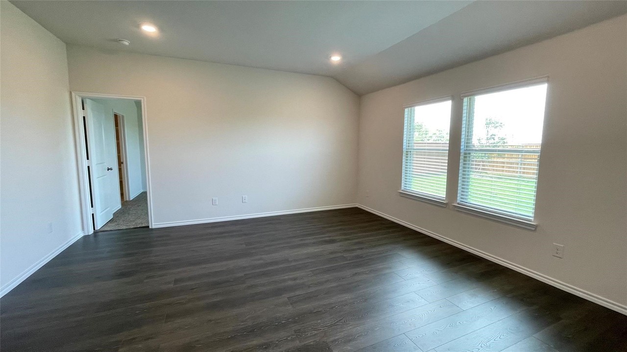 6229 Abby Dr - Photo 2 of 23
