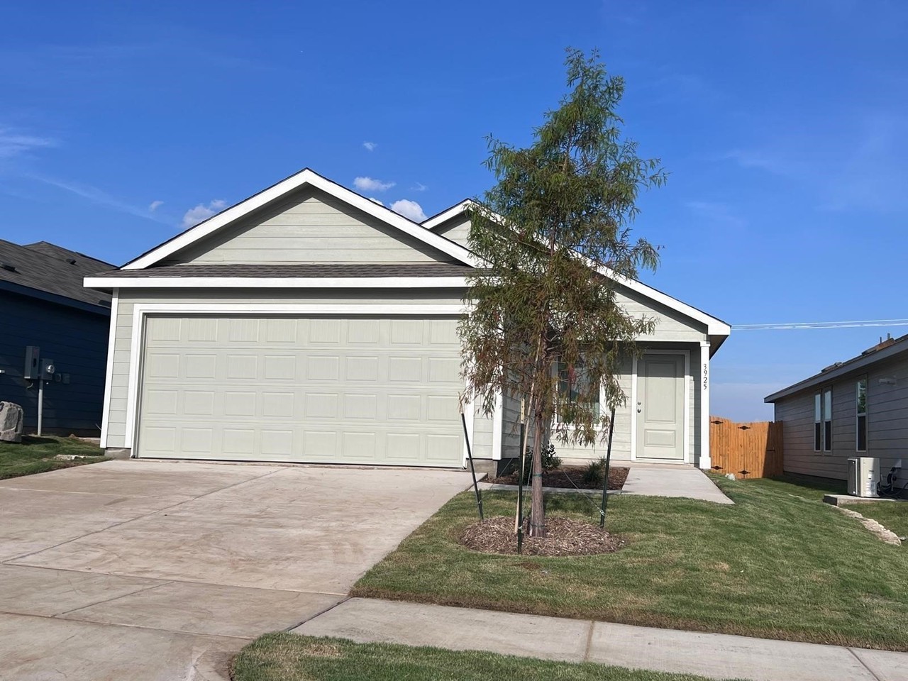 3925 Superior Pl - Photo 3 of 30