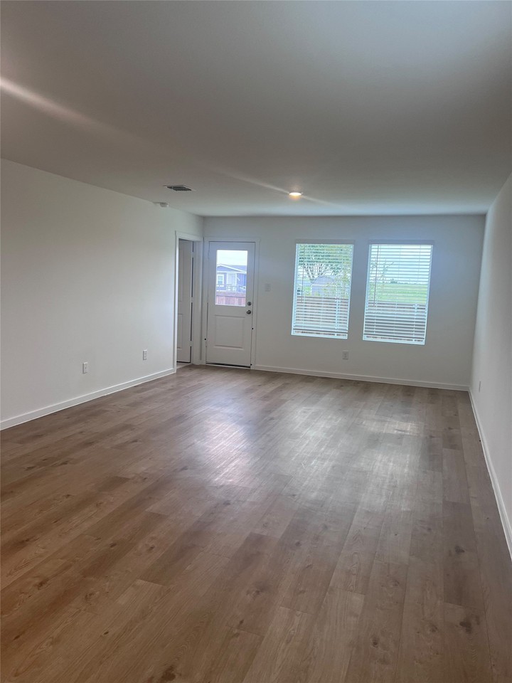 3925 Superior Pl - Photo 6 of 30