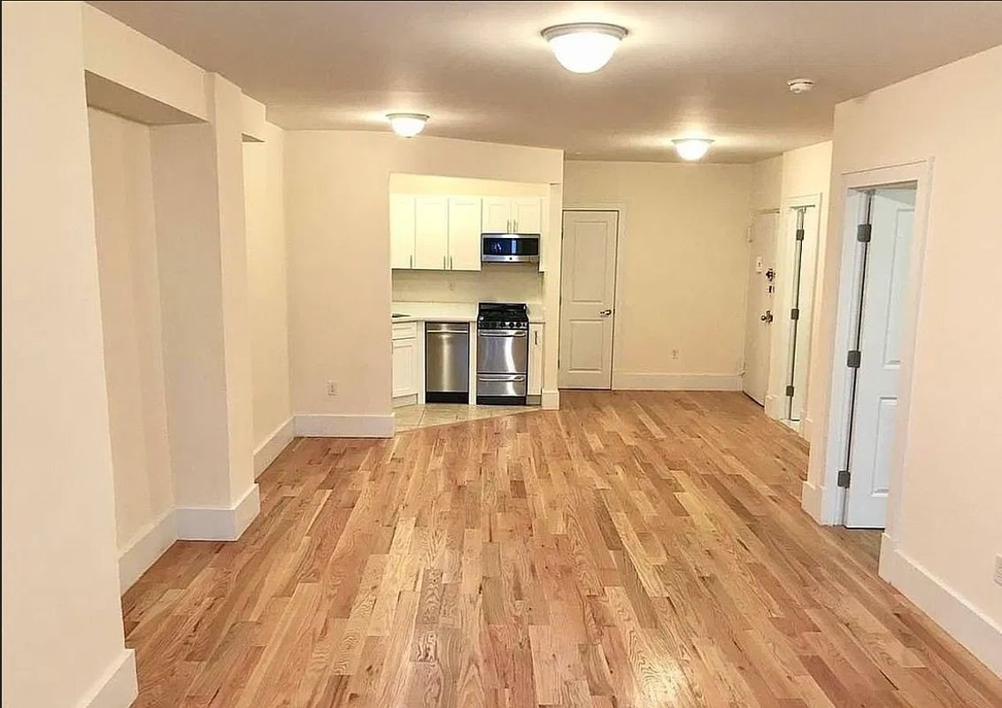 332 E 14th St #1B - Photo 2 of 12