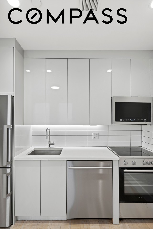 195 Clarkson Ave #6C - Photo 2 of 16