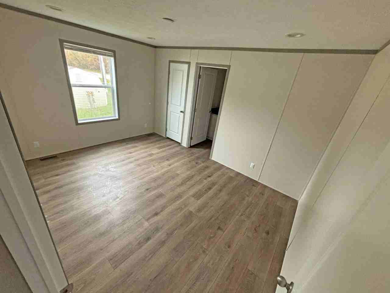1 Leonard Ave #1L - Photo 5 of 14