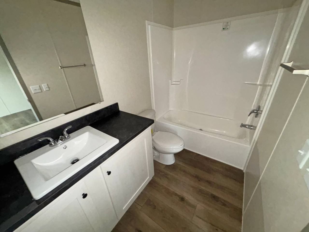 1 Leonard Ave #1L - Photo 6 of 14