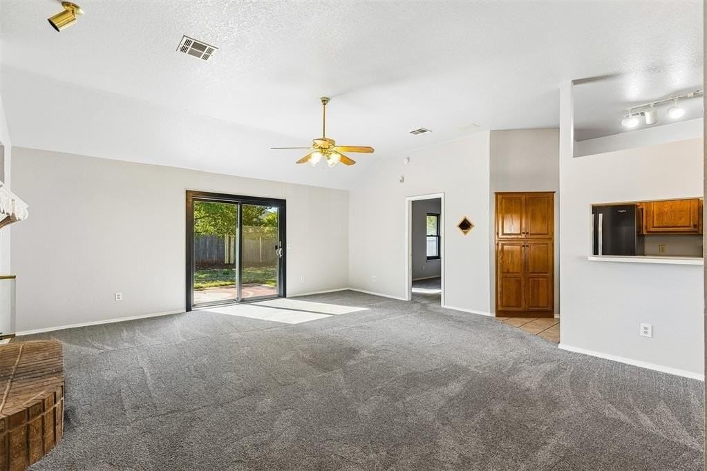 1708 Rocky Mountain Way - Photo 3 of 35