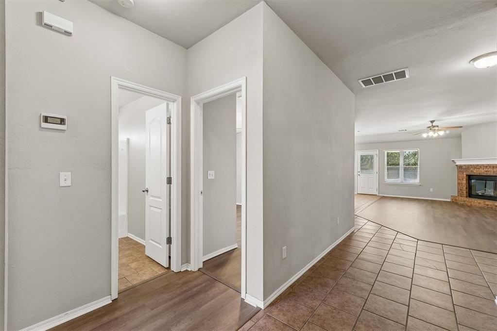 204 John Rausch Ln - Photo 3 of 31