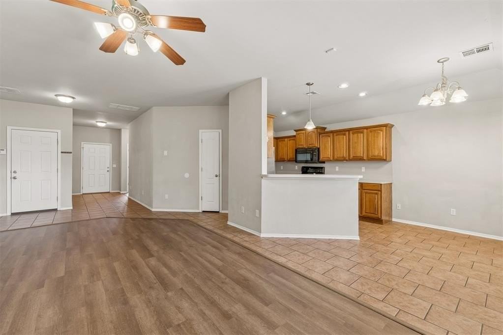 204 John Rausch Ln - Photo 7 of 31