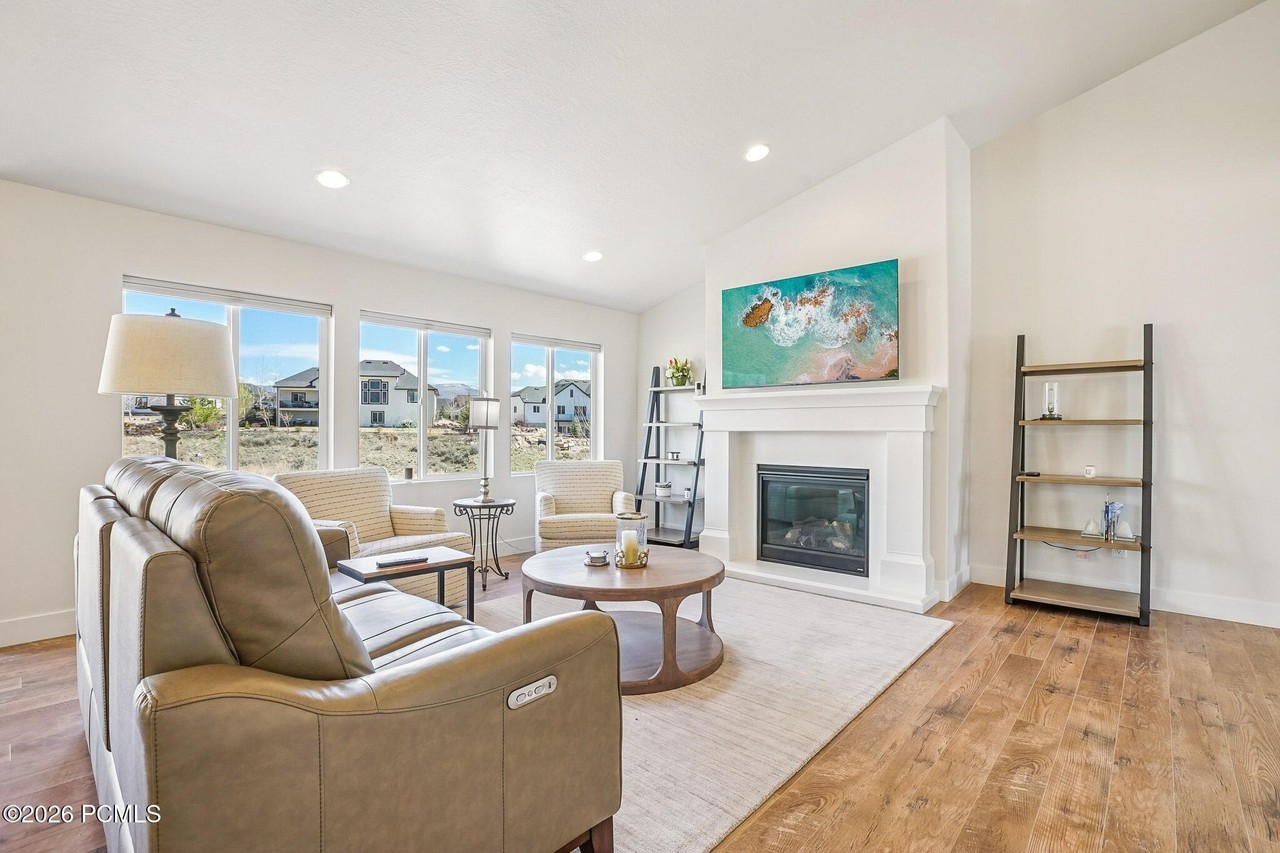 766 E 1310 - Photo 7 of 43