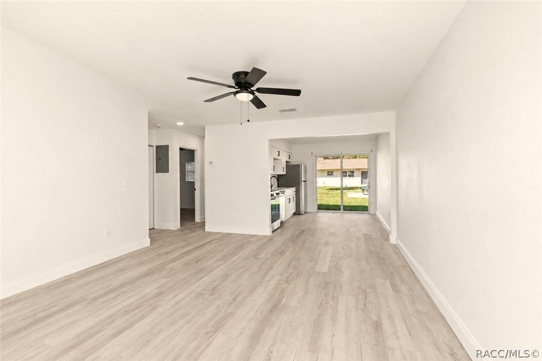 753 Ne 9th St - Photo 3 of 14
