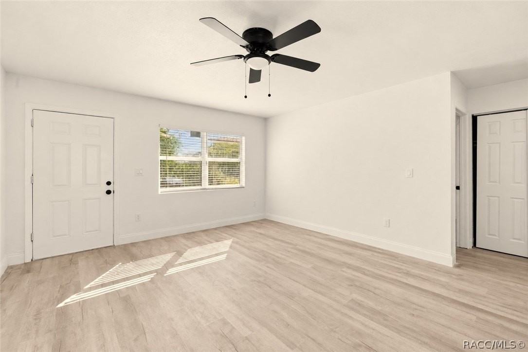 753 Ne 9th St - Photo 4 of 14
