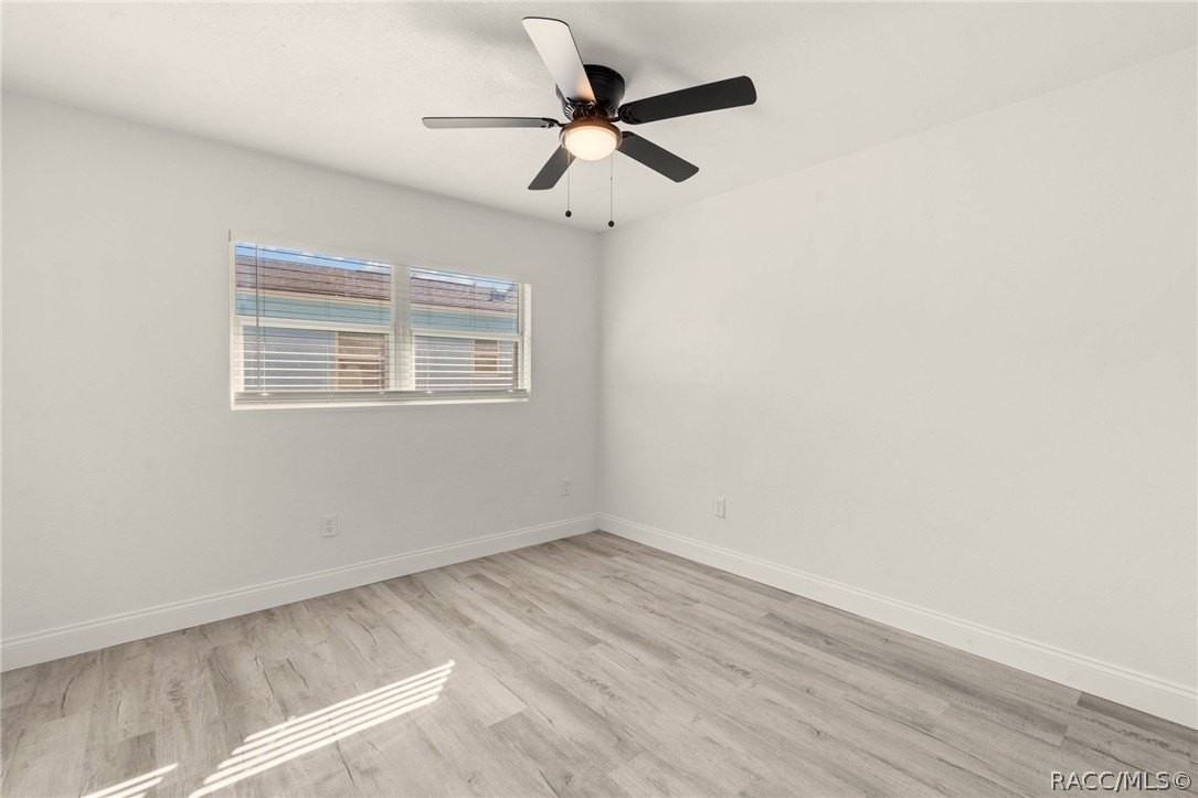 753 Ne 9th St - Photo 6 of 14