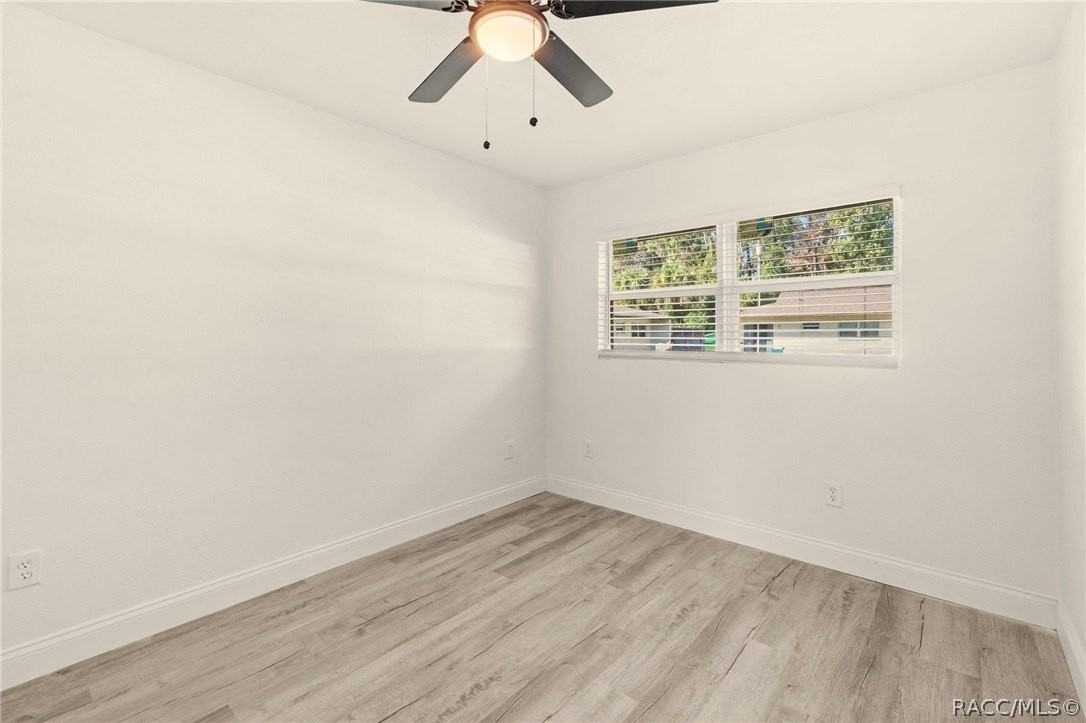 753 Ne 9th St - Photo 7 of 14