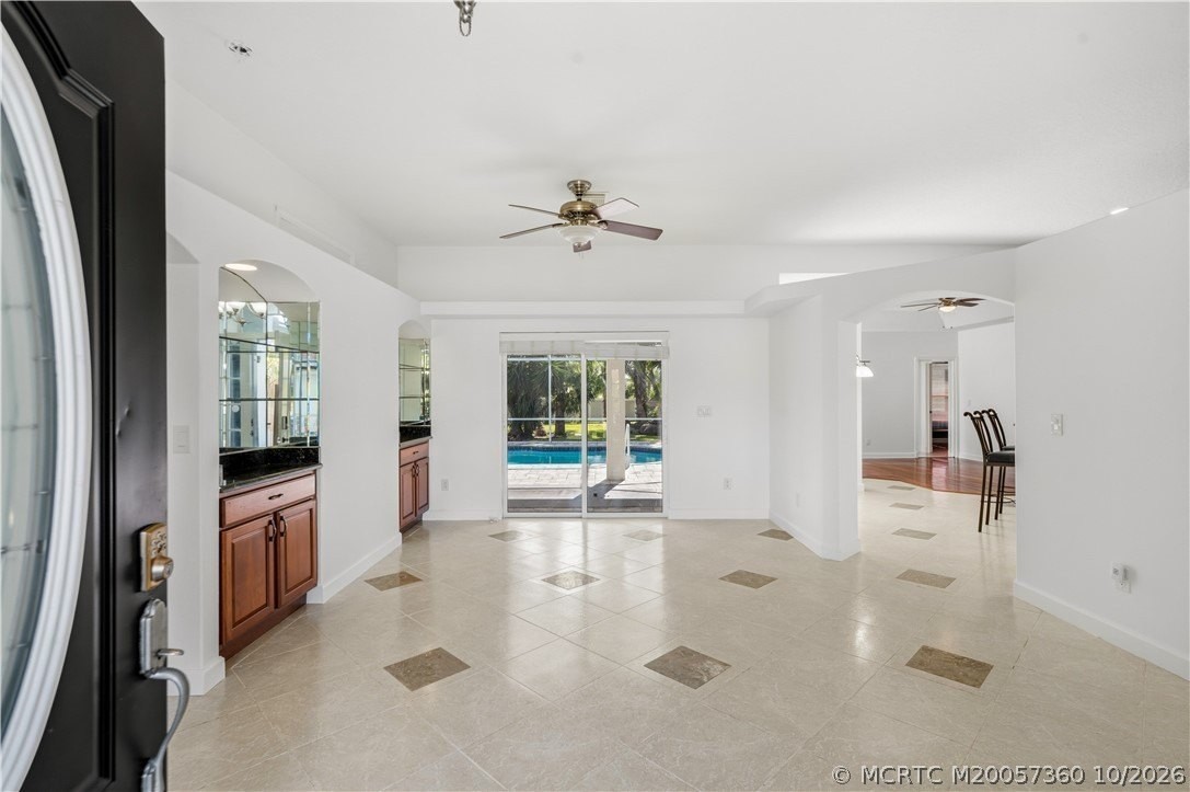 1498 Sw Bartell Ave - Photo 5 of 45