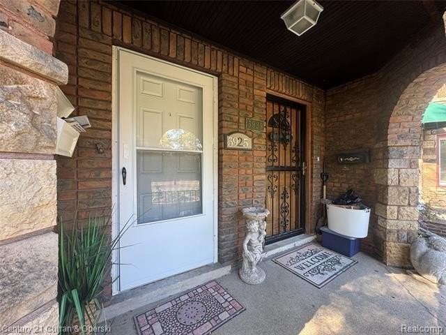 5925 Miller Rd - Photo 2 of 19