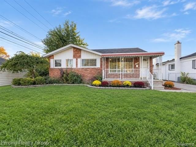 939 Deering St - Photo 2 of 42