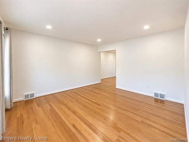 939 Deering St - Photo 6 of 42