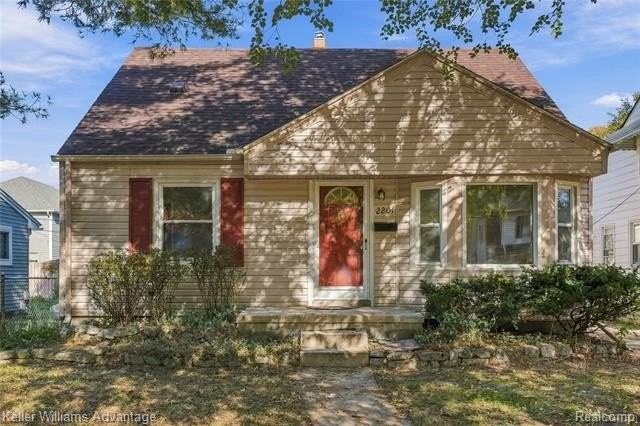 2201 Harwood Ave - Photo 2 of 36