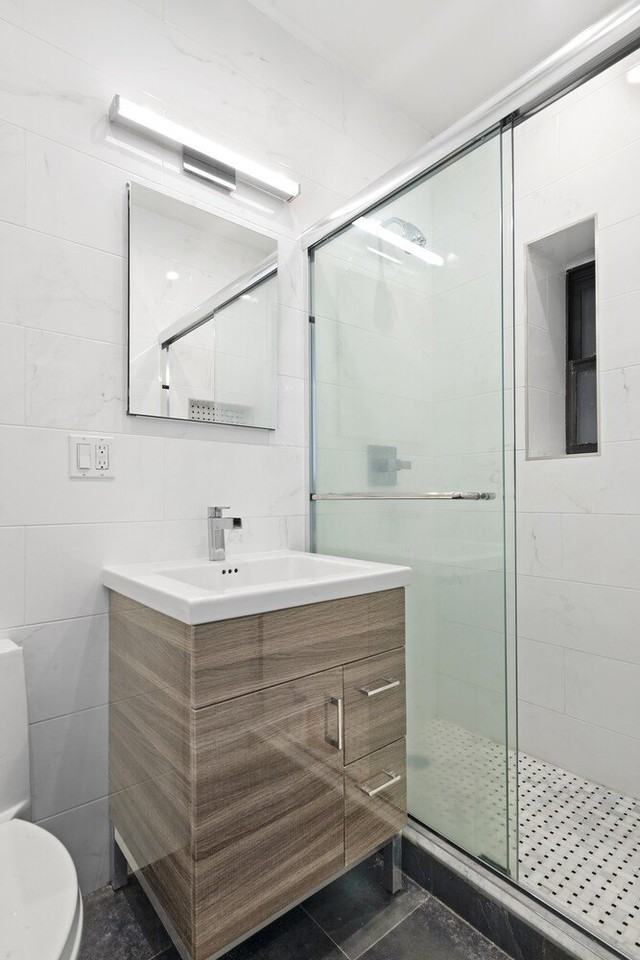 223 E 3rd St - Photo 3 of 5