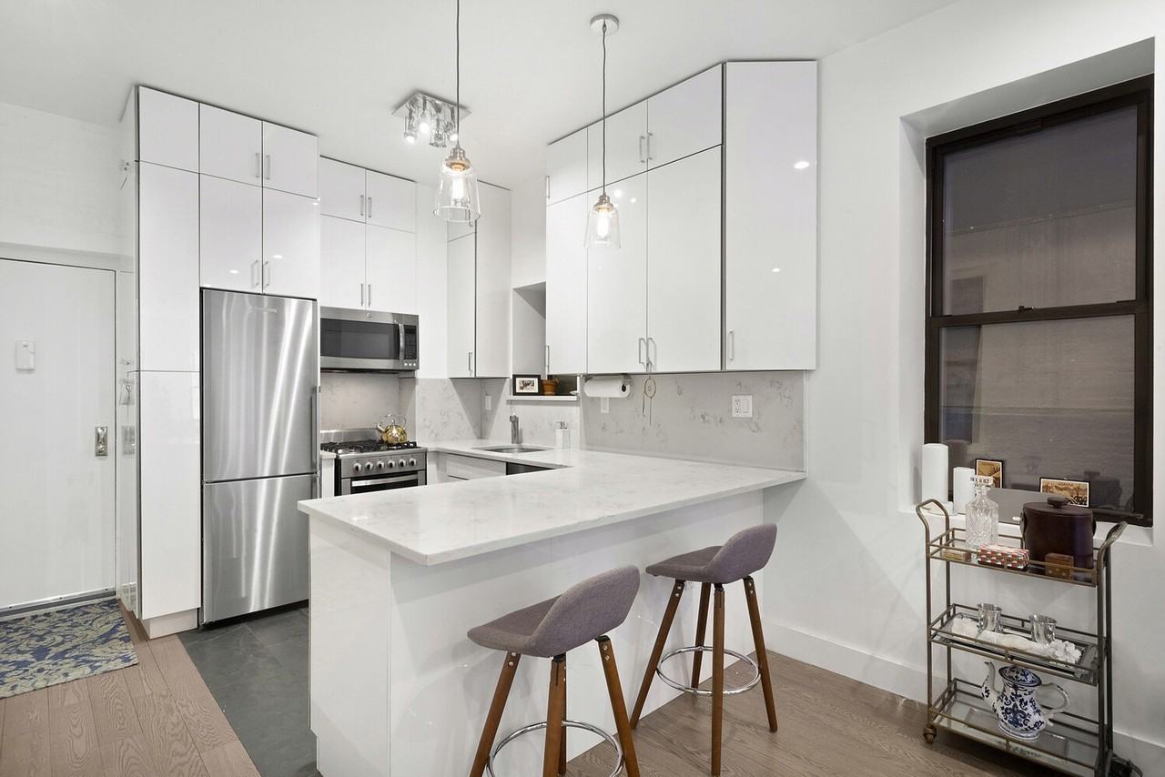 223 E 3rd St - Photo 4 of 5