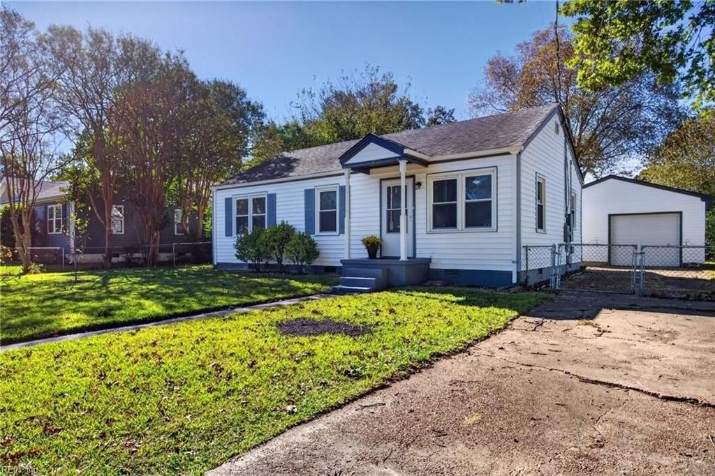 2909 Venus St - Photo 2 of 20