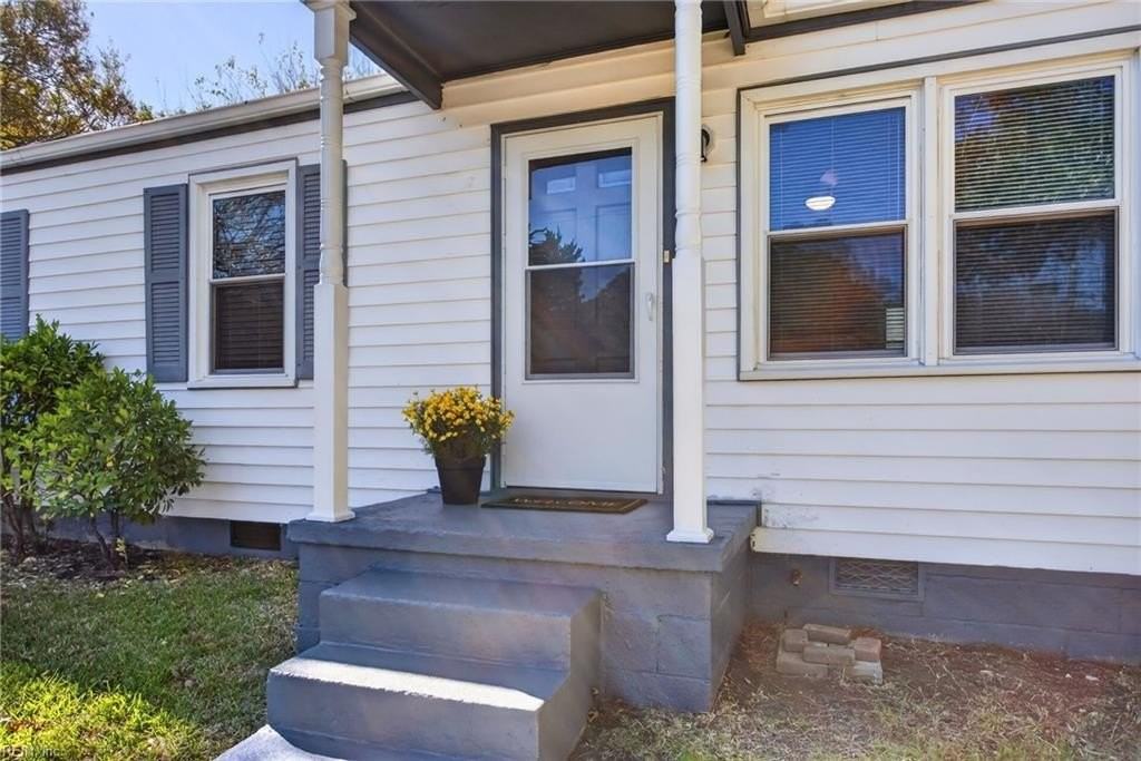 2909 Venus St - Photo 3 of 20