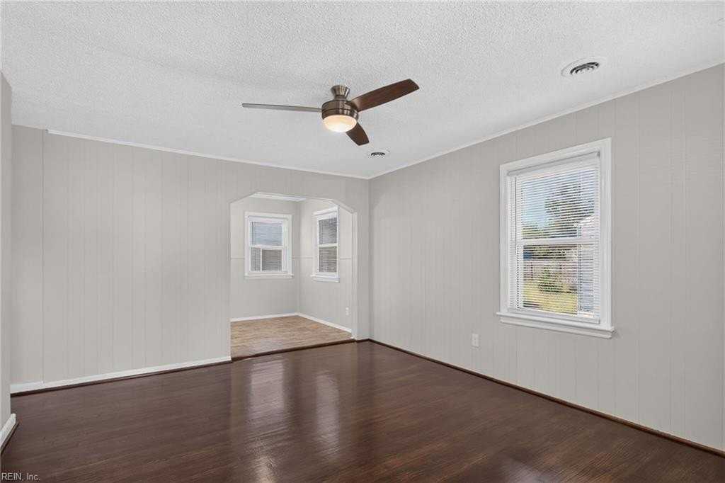 2909 Venus St - Photo 5 of 20