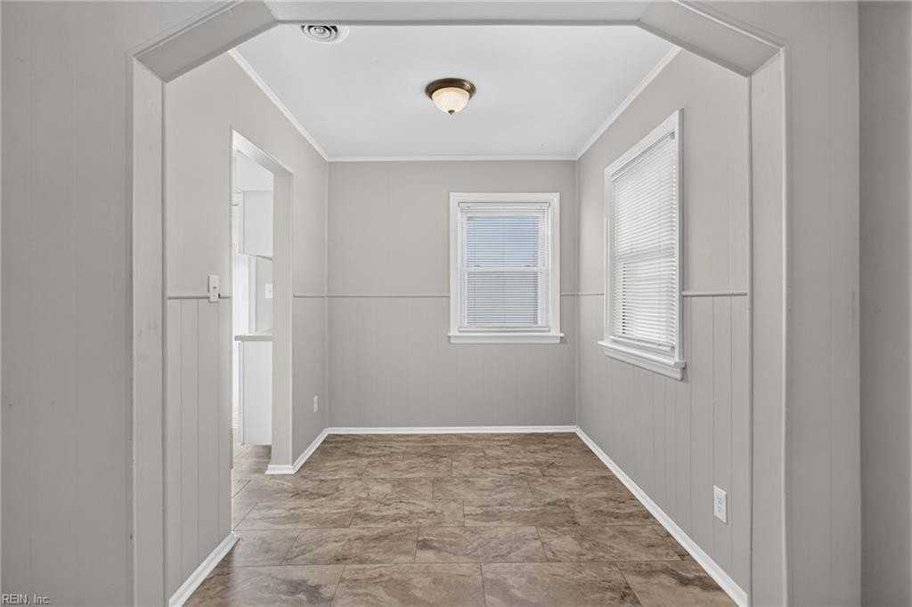 2909 Venus St - Photo 6 of 20